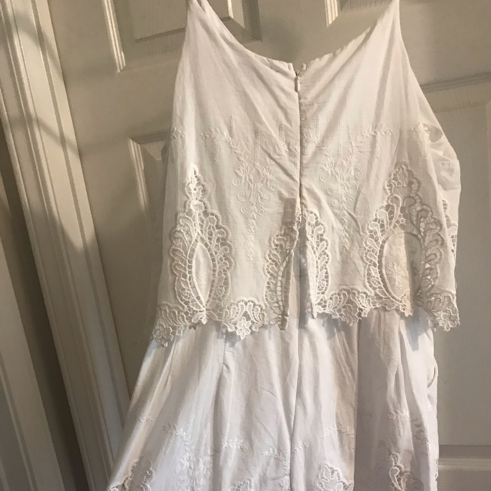 White romper - Picture 2 of 3